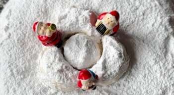 Η πιο αφράτη και ιδιαίτερη βασιλόπιτα με κουραμπιέδες - Πολύ νόστιμη, μοσχοβολάει