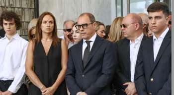 Ρήξη στην οικογένεια Ψυχάρη: Ο Ανδρέας Ψυχάρης, διεκδικεί από τη χήρα Ψυχάρη 19 πίνακες μεγάλης αξίας