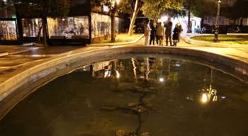 Καλλιθέα: Επί 40 λεπτά έδιναν μάχη οι γιατροί για το κοριτσάκι που έπεσε σε σιντριβάνι - Στον εισαγγελέα οι γονείς του