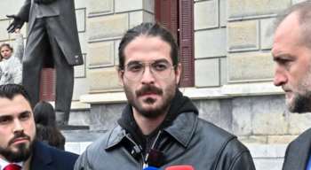 Ελεύθερος ο Μουγκοπέτρος: "Συγγνώμη στα παιδάκια μου, δεν έχω να πω τίποτα για τη μητέρα τους" - Πήρε αναβολή