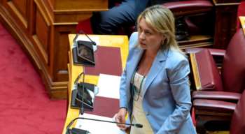 Ζήτησε συγγνώμη η Αλεξοπούλου μετά το άδειασμα Μητσοτάκη για "το τζάμπα πέθανε"