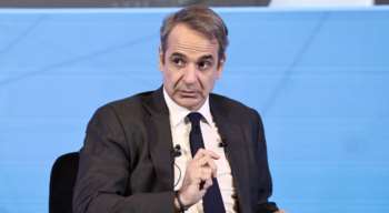 Αιχμές Μητσοτάκη κατά Καραμανλή: Δεν θα δώσουμε στους αγρότες χρήματα, που θα μας ζητά η ΕΕ να τα επιστρέψουμε