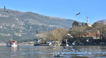 Γιατί τα Ιωάννινα είναι τοπ προορισμός για τις γιορτές: Οδοιπορικό στην ηπειρώτικη πόλη