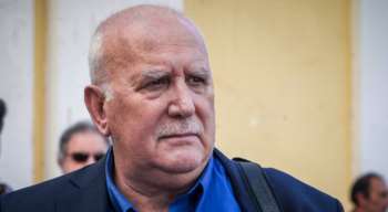 Οταν ο Γιώργος Παπαδάκης ήταν εργάτης κλωστοϋφαντουργίας  - Το συγκινητικό "αντίο" συναδέλφου του στο εργοστάσιο