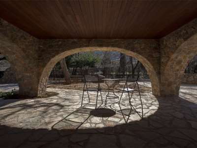 Πώς το "κρατικό μονοπώλιο" του Παρνασού, έγινε χειμερινή design κατοικία