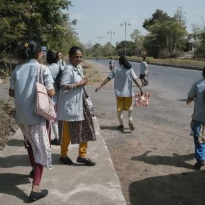 Είναι τα εργοστάσια, η λύση για τις γυναίκες της Ινδίας και τα δικαιώματά τους;