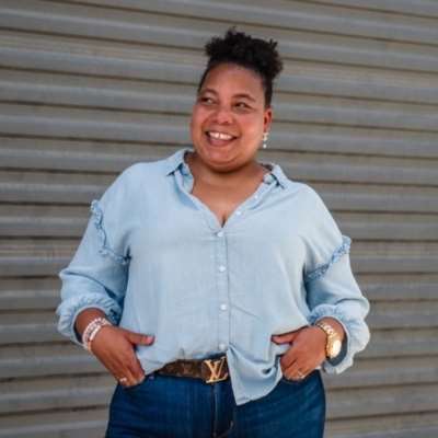 Βοηθώντας τις plus size υποψήφιες νύφες να νιώθουν ορατές