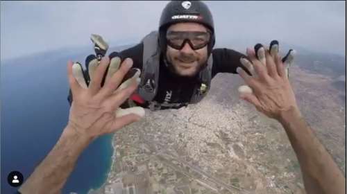 Ο Γιώργος Λασκαρίδης κάνει διαγωνισμό: Ο νικητής θα κάνει ελεύθερη πτώση μαζί του [Εικόνες]