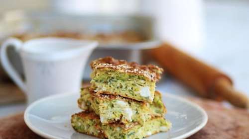 Πανεύκολη κολοκυθόπιτα με φέτα χωρίς φύλλο: Έτοιμη σε 10 λεπτά - Η φανταστική συνταγή που θα φτιάχνεις συνέχεια