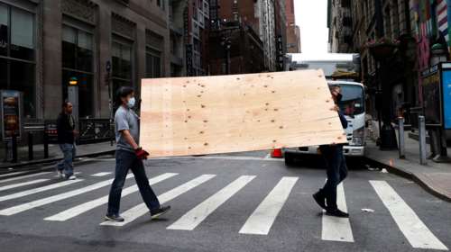 Αναταραχές στις ΗΠΑ: Μέχρι την Κυριακή σε ισχύ η απαγόρευση κυκλοφορίας στη Νέα Υόρκη