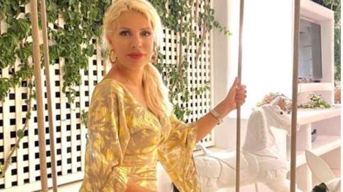 Ελένη Μενεγάκη: Χαλαρώνει πάνω σε πολυτελές σκάφος με το μαγιό και το παρεό της [Εικόνα]