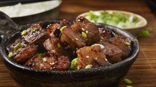 Ο πιο τέλειος μεζές για την Τσικνοπέμπτη - Χοιρινή τηγανιά με μουστάρδα και μπύρα