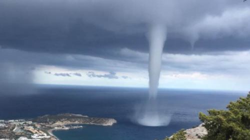 Υδροστρόβιλοι σε Ρόδο και Νάξο - Εντυπωσιακές εικόνες και βίντεο
