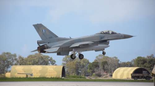 Συναγερμός στην Πολεμική Αεροπορία: Εγκατάλειψη F-16 κατά την προσγείωση στην Ανδραβίδα - Σώος ο πιλότος