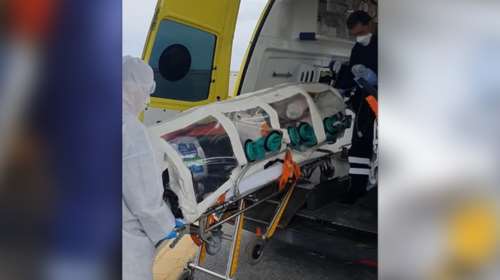 Εικόνες &quot;γροθιά&quot; από τη μεταφορά 39χρονου με κάψουλα αρνητικής πίεσης [Βίντεο]