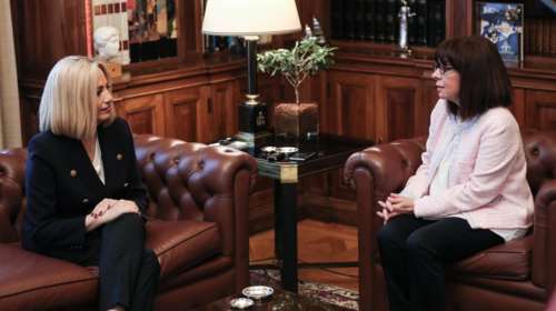 Με την πρόεδρο της Δημοκρατίας συναντήθηκε η Φώφη Γεννηματά [εικόνες]