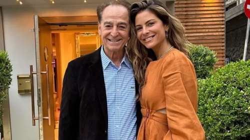 Η Μαρία Μενούνος μαγειρεύει με τον πατέρα της στην (ατελείωτη) κουζίνα της