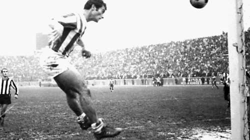 Βασίλης Μποτίνος: Ο &quot;θρυλικός&quot; παίκτης του Ολυμπιακού ήταν 9 ημέρες διασωληνωμένος εκτός ΜΕΘ, καταγγέλει η ΠΟΕΔΗΝ