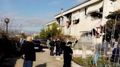 Ράγισαν και οι πέτρες στην κηδεία του 33χρονου, ώρες αγωνίας για τον 16χρονο - Εισήχθη στο νοσοκομείο ο πατέρας του