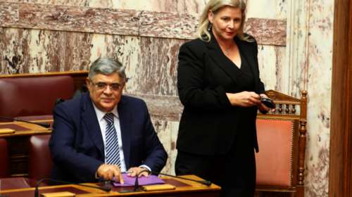 Τέλος ο &quot;διορισμός&quot; Ζαρούλια: Είχε καταθέσει ψευδή δήλωση στη Βουλή ότι δεν διώκεται!