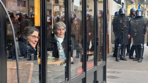 Γαλλία: Το 74% διαφωνεί με το προεδρικό διάταγμα του Μακρόν για το συνταξιοδοτικό