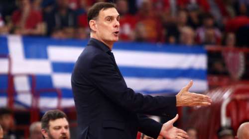 Ολυμπιακός: Καλύτερος προπονητής της χρονιάς στην Basket League ο Γιώργος Μπαρτζώκας