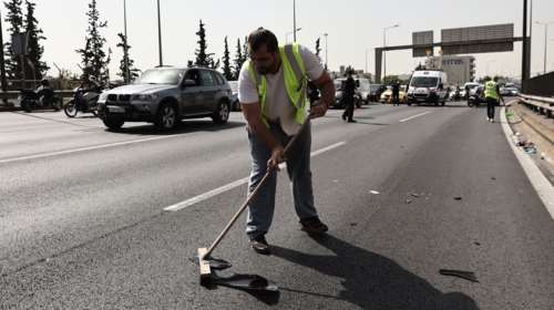 Κηφισός: Κυκλοφοριακό χάος από καραμπόλα τριών φορτηγών και δύο ΙΧ