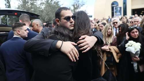 Αλέξης Κούγιας: &quot;Μπαμπά σήμερα ήταν η πιο δύσκολη μέρα. Δεν είναι αντίο&quot; - Συγκινεί μετά την κηδεία ο γιος του