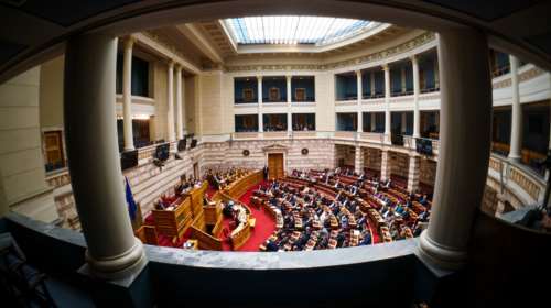 Τέμπη: Διαβιβάστηκε στη Βουλή η δικογραφία για Καραμανλή και Σπίρτζη