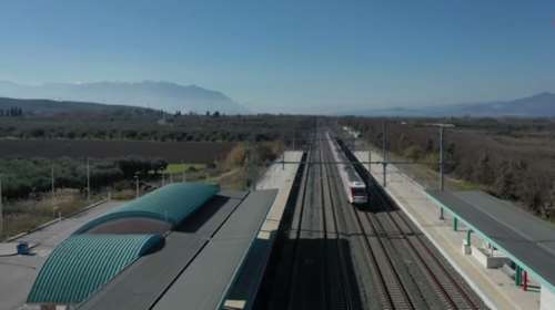 "Λευκό Βέλος": Δείτε το γρηγορότερο τρένο της Ελλάδας από ψηλά να τρέχει με 200χλμ/ωρα [Βίντεο]