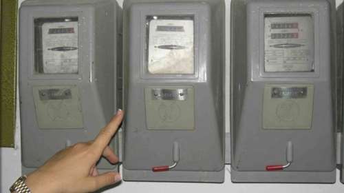 Φθηνότερο ρεύμα: Οι νέες παρεμβάσεις για μείωση στα τιμολόγια νοικοκυριών και επιχειρήσεων