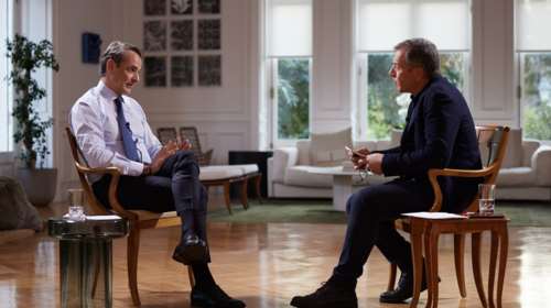 Ο Πάσχος Μανδραβέλης υπερασπίζεται τον Σταύρο Θεοδωράκη: Πώς έγινε το ξέπλυμα του Μητσοτάκη;