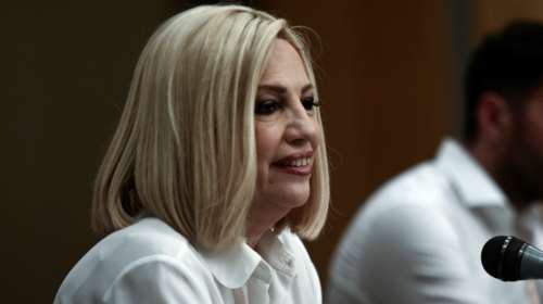 Γεννηματά: Το 2021 να είναι η χρονιά που θα πάρουμε τις ζωές μας πίσω [Βίντεο]