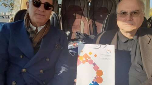 Θεσσαλονίκη: Η &quot;περατζάδα&quot; του Άντι Γκαρσία σε Καμάρα, Ροτόντα και παραλία - Τι δώρο του έκανε πλανόδιος πωλητής