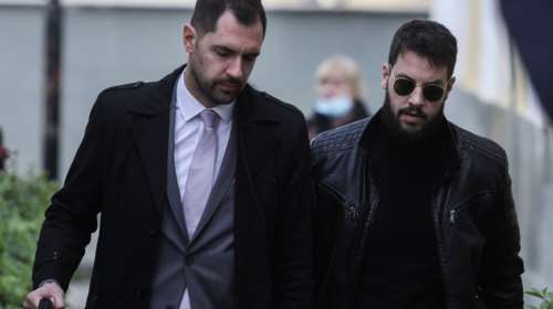 Γυναίκα υποστηρίζει πως είναι η μάνα της συντρόφου Δασκαλάκη: Ο Μάνος ξέρει πώς πέθαναν τα παιδιά, το &#39;πε στην κόρη μου