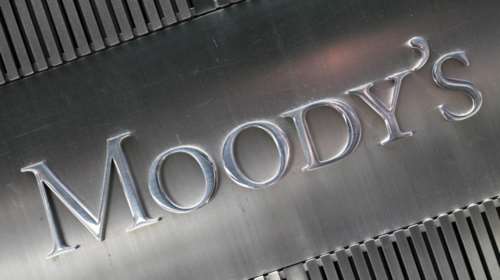 Moody&#39;s: Υποβαθμίζει τις προοπτικές των ελληνικών τραπεζών