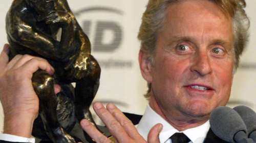 Μάικλ Ντάγκλας: Η πρώτη συνάντηση με τον εγγονό του - Γιατί άργησε να τον δει