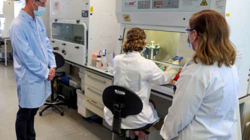 Κορονοϊός: Θετικά νέα για το εμβόλιο της Οξφόρδης - Δώδεκα τα πιθανά εμβόλια παγκοσμίως