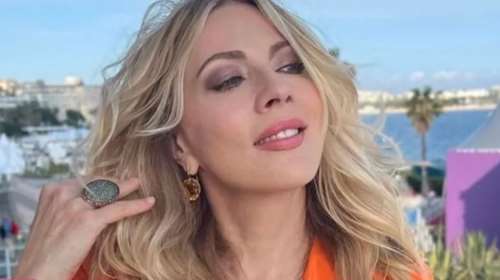 Σμαράγδα Καρύδη: Ο ξέφρενος χορός της με την Ευγενία Σαμαρά στον γάμο της Φωτεινής Αθερίδου