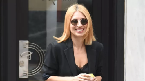 H Μαρία Ηλιάκη μάς δείχνει πως γίνεται το κομψό color blocking: Πάρτε ιδέες για το καθημερινό στιλ