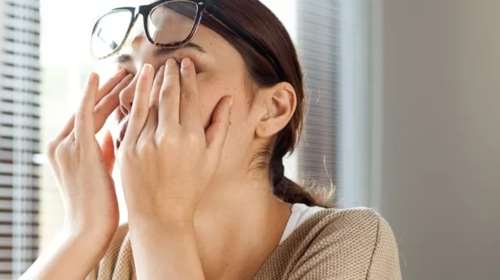 Ξεκούραστα μάτια: 7 έξυπνοι τρόποι να απαλλαγείς από την κόπωση