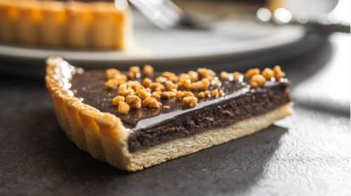 Θεϊκή τάρτα πραλίνας φουντουκιού χωρίς ψήσιμο - το γλυκό του Σαββατοκύριακου θα γίνει το αγαπημένο σου