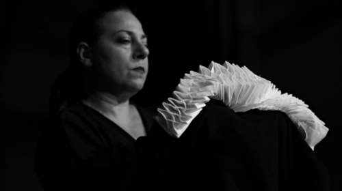 &quot;Μηχανή Άμλετ&quot;: Ένα έργο-ορόσημο της μεταμοντέρνας γραφής για την πολιτική, κοινωνική &amp; πολιτιστική τραγωδία της εποχής μας