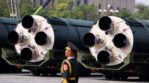 Bloomberg: Η Ευρώπη προετοιμάζει κρυφά το δικό της πυρηνικό οπλοστάσιο, χωρίς τις ΗΠΑ