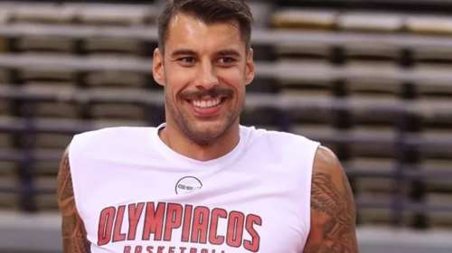 Γιώργος Πρίντεζης: Η σπάνια βραδινή έξοδος με την κούκλα σύζυγό του, Στέλλα Κωστοπούλου