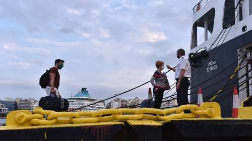 Κορονοϊός: Εντατικοί έλεγχοι του Λιμενικού στα πλοία για την εφαρμογή των μέτρων