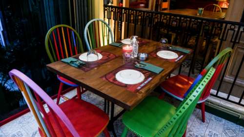 Εκανε την πιτσαρία του φρούριο μετά από τρεις επισκέψεις &quot;διαρρηκτών&quot; [Βίντεο]