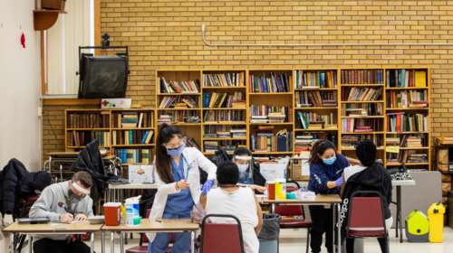 Εμβόλια AstraZeneca και J&amp;J: Κίνδυνος καθυστέρησης στα προγράμματα εμβολιασμού - Ο παγκόσμιος &quot;χάρτης&quot;