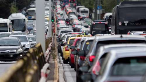 "Έξυπνες" κάμερες: Κατέγραψαν πάνω από 1.000 παραβάσεις χρήσης κινητού στη Συγγρού [βίντεο]