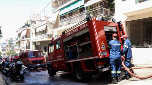 Φωτιά στο Πέραμα: Νεκρός ανασύρθηκε ένας άντρας